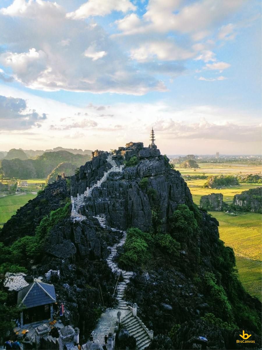 Hình ảnh ngôi đền trên đỉnh núi